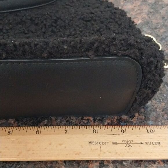 Steve Madden Black Textured Shoulder Bag with Gold Accents...New...but No Tags. - Picture 10 of 11